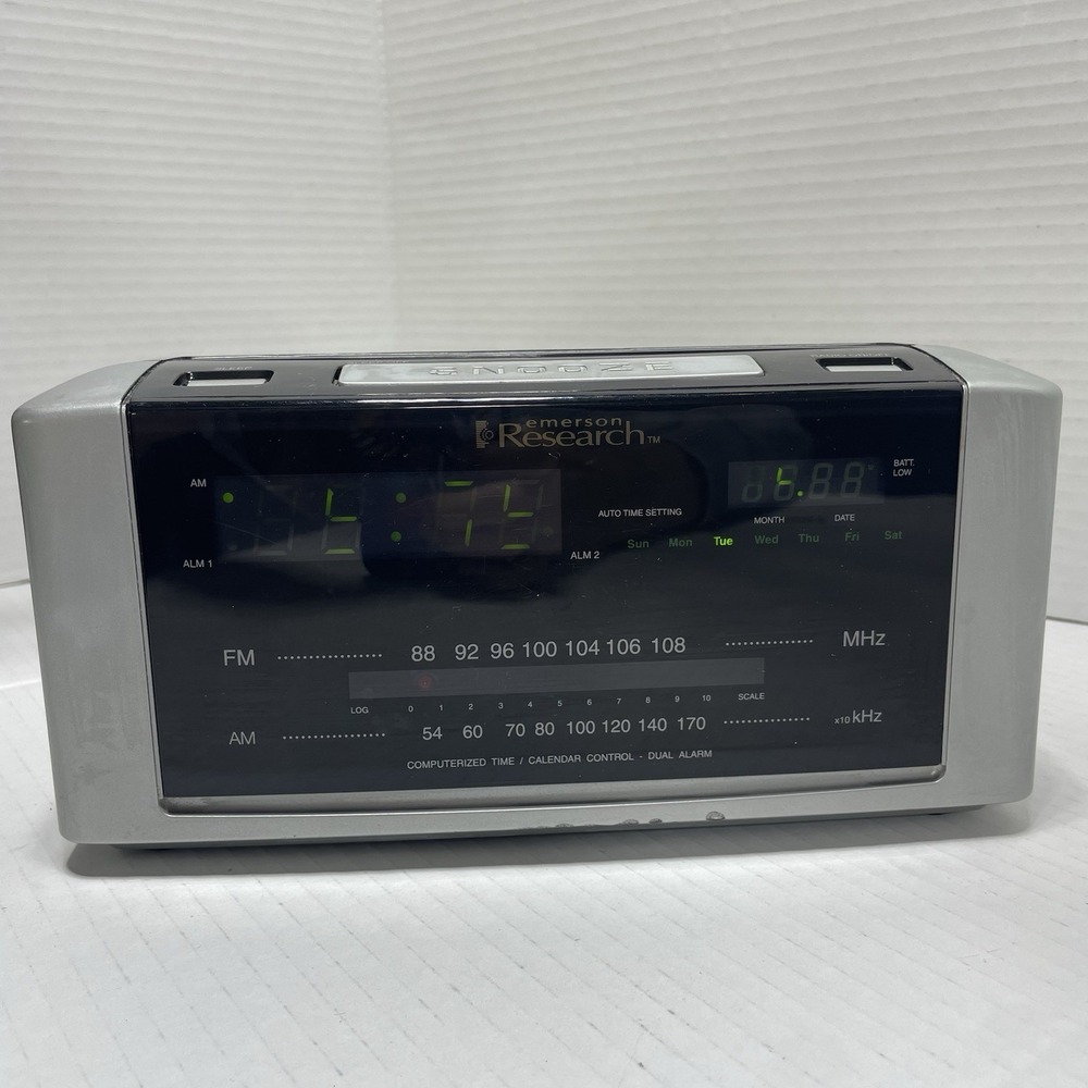 Emerson‎ Research CKS2005 Auto SmartSet Digital AM FM Radio Dual Alarm Clock